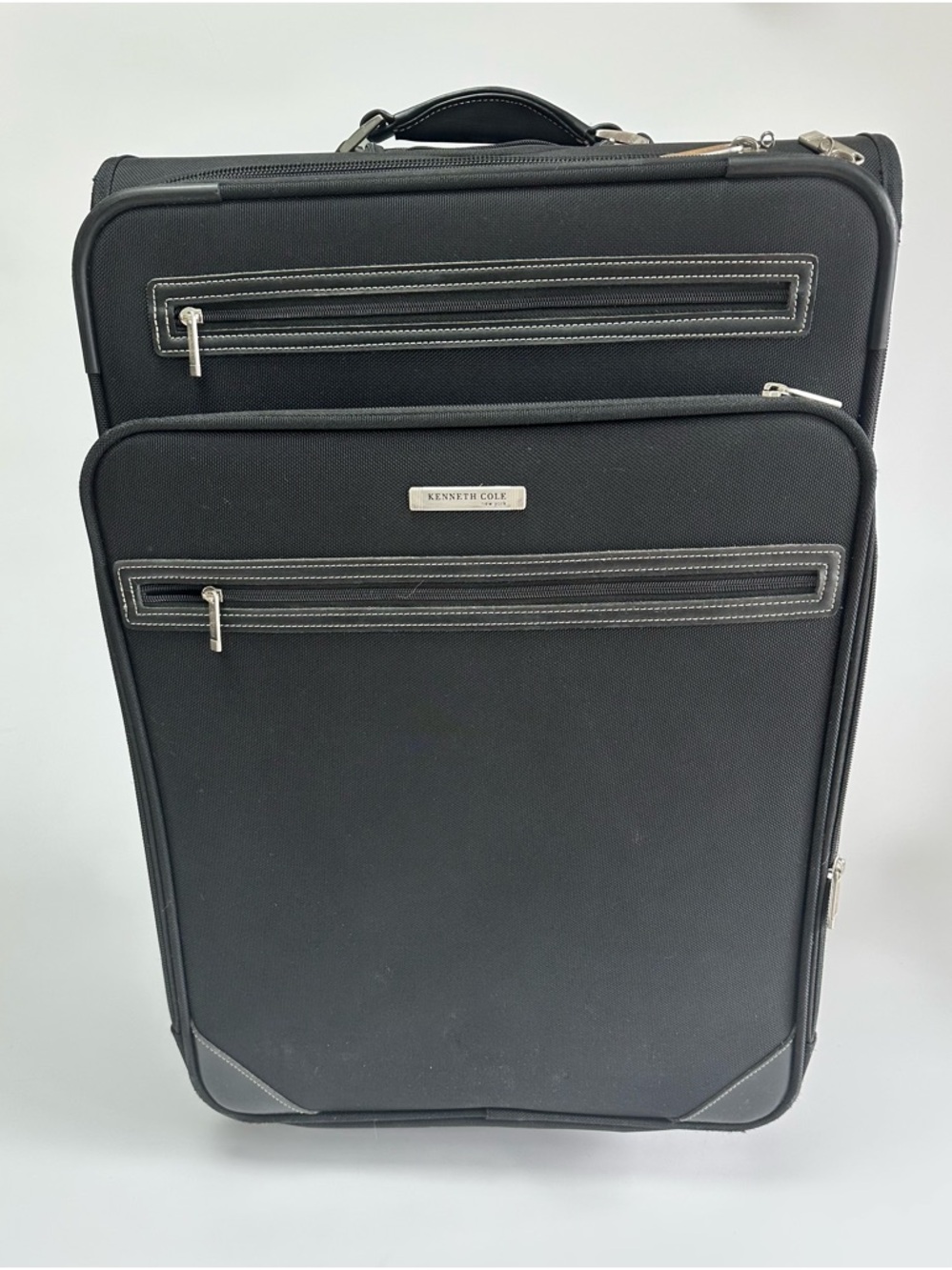 Kenneth Cole Upright Full Size Travel Suitcase Check-in Bag 26 inch Like New